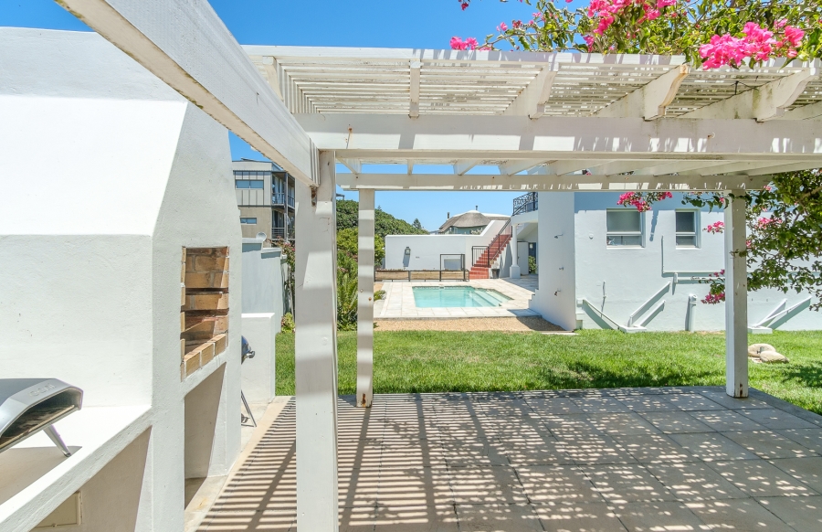 4 Bedroom Property for Sale in Kommetjie Western Cape
